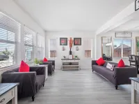 High Desert Cozy Nest!Big & Cozy Desert Getaway/4BR•3BA•Hot Tub&Fire Pit