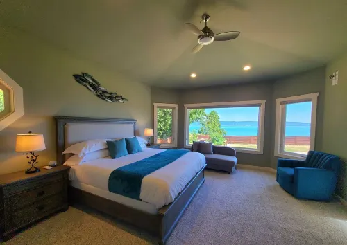 Spectacular Waterside Escape with Tennis, Fireplace, View Hotels in Camano