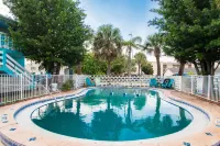 Steps to Beach and Community Pool - Charming Coastal Escape