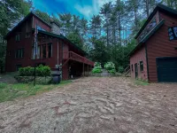 Exclusive Lake Access and Arcade Paradise - Charming Enchanting Hotels in Madison