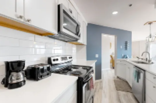 The Inn at St Thomas Square 1304B