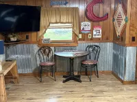 Lots of Beds Huge Deck and a Short Walk to the Lake. It’s Time to be on the Lake Hotel a Stone County