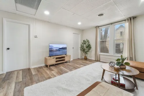 The Cozy Emerald Stay 5 Minutes to Downtown Hotels in Binghamton