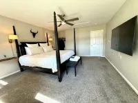 River Haven — Firepit, Hot Tub, Views, Amenities Galore! Hotels in Cople