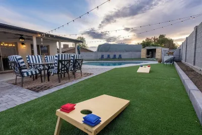 Mid-Century Mountain View Oasis - Pool - Cabana - Huge Backyard Hotels near HomeGoods