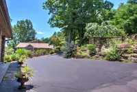 Stunning Mountain Views and Spacious Deck - Breathtaking Sanctuary