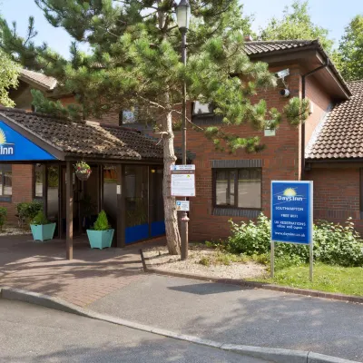 Days Inn by Wyndham Southampton Rownhams Hotels near Nuffield Southampton Theatres
