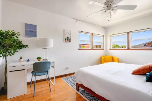 Free Parking and Lightning Fast Wi-Fi - Cozy Retreat Hotels in Willowbrook