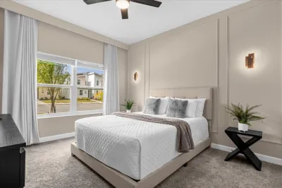 Screened Pool and Resort Amenities - Charming Family Retreat Hotels near Carambola Billiards & Lounge