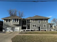 Cozy and accomodating designer home near downtown and McKennan Park - sleeps 10+