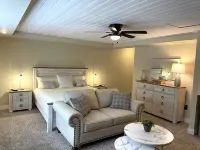 New Listing!Beautiful Luxury Studio4 Miles to Cape May Beach.  Sleeps 2