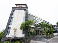 Hotel Neo Denpasar Bali by Aston Hotels near Cokroaminto