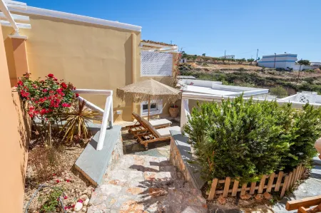 Elaia Villas Отели рядом с достопримечательностью «Lefkos Beach»