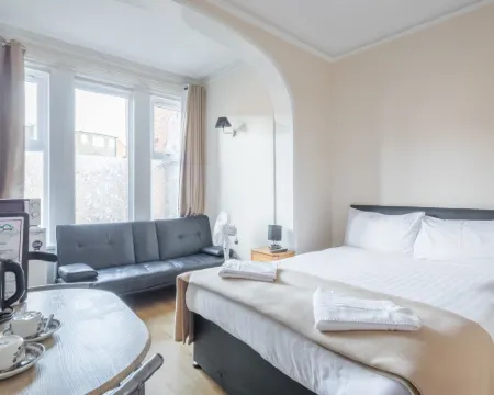 Rasa Sayang House Self-Check in Facility Hotels in Oxford