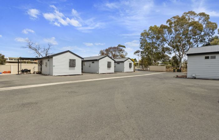 Costello Hotels - Moonta Bay Cabins