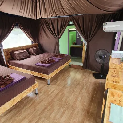 Moonshine Resort Chumphon Hotels near Hat Sai Ri
