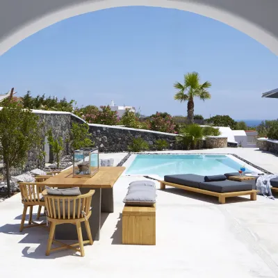 Amor Hideaway Villas by Mr and MRS White Hotel dekat Pantai Vourvoulos