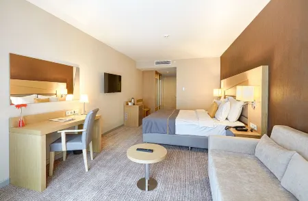 Kordon Hotel Çankaya Отели рядом с достопримечательностью «Kemeralti Market»