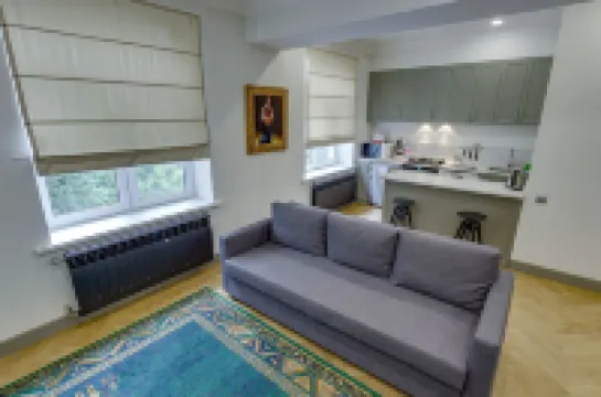 阿拉木圖歌劇院公寓酒店