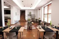 Hotel Reśliński فنادق في Nowy Tomysl