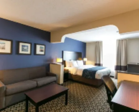 Comfort Suites Benton Harbor - St. Joseph Hotels in Berrien County