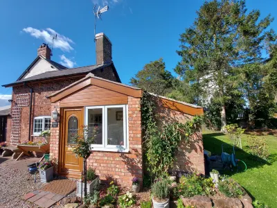 Saughall Mill Farm Cottage Các khách sạn ở 