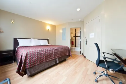 Dynasty Hotel and Suites New York LaGuardia Hotel - New