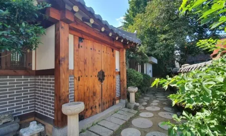 HotelArrive Jeonju Sihwayeonpung Отели рядом с достопримечательностью «Hanbyeokdang Pavillion»