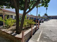 Stardust Motel Azusa - parking