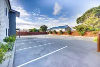 Ava Lodge - parking