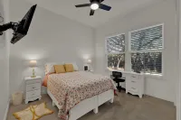 Serene Getaway Nestled in the Tx Hill Country! Hotels in Canyon Lake