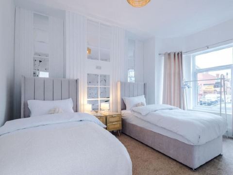 Modern & Chic Four Bedroom Home