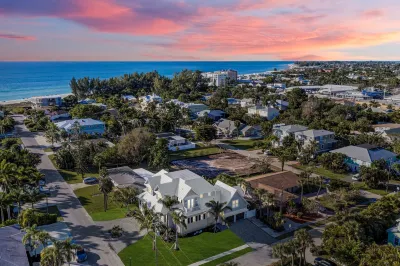 Just Beachy by Beach Retreats Hotels near Restless Natives