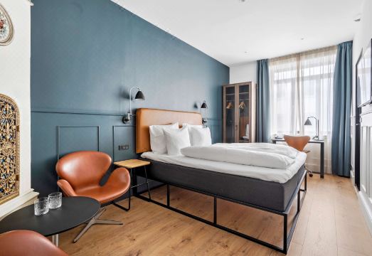 5. The Huxl..