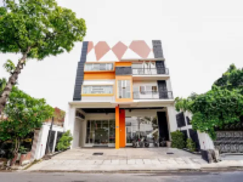 Pratisarawirya Guesthouse by Ecommerceloka Hotels in Mulyorejo