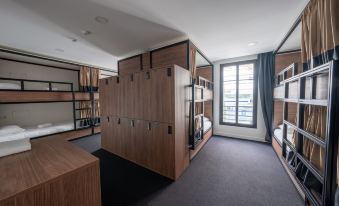 Beau M Paris
