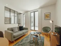 Courtyard Oporto Design Apartment C with Terrace Hotels in Campanha