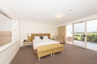 Harrington River Lodge