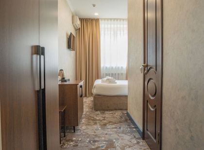 米爾多姆快捷飯店