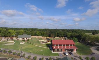 The Silver Spur Resort - Campsite