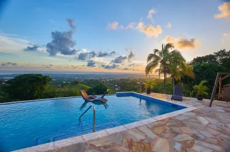 Eagle's Base Villa & Cottage Отели в г. Тобаго