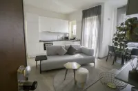 Charming and Modern Three-Bedroom Apartment in the Heart of the City of Asti Hotel di Asti