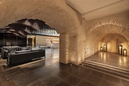 Áurea Toledo by Eurostars Hotel Company Отели рядом с достопримечательностью «Ворота Камброн»