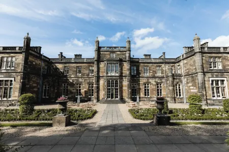 JA Mar Hall Scotland Отели в г. Дамбартон