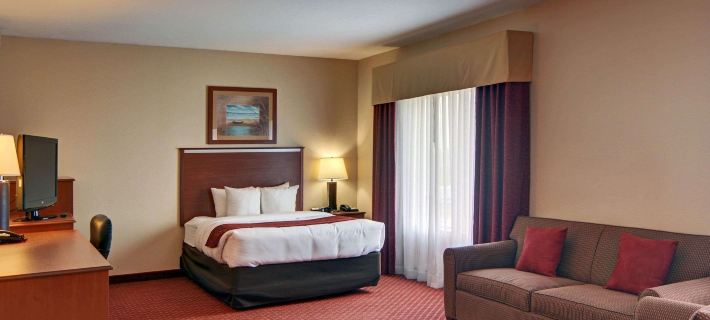 Quality Suites Near Cedar Creek Lake Hotels in Kaufman County
