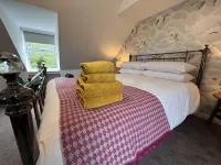 No 4 Old Post Office Row, Isle of Skye Hotel dekat Dunvegan Castle