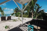 Guana Beach Inn Отели в г. Марш Харбор