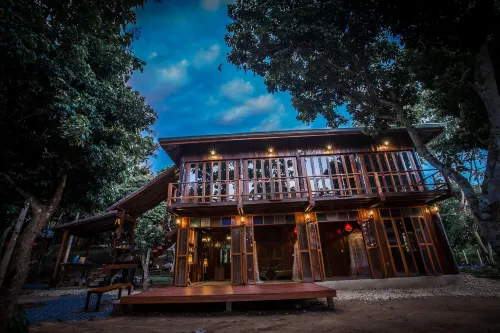 NAN de Panna Riverside Homestay