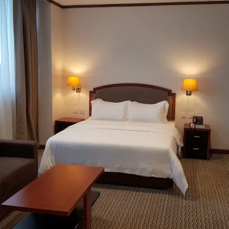 Abdul Razak Hotel Apartments Отели рядом с достопримечательностью «Jubilee Park»