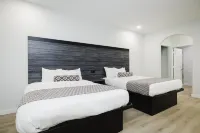 Sapphire Inn & Suites Hotels in Deer Park